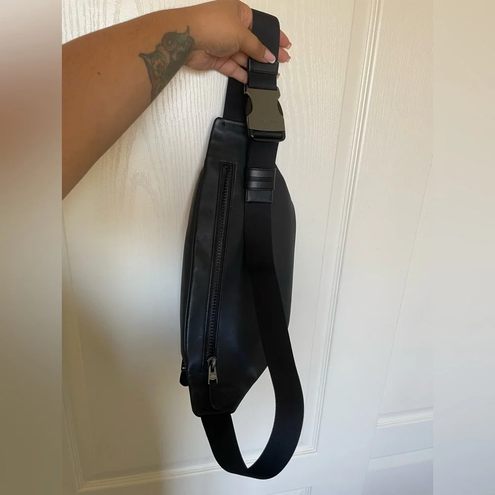 Coach Black Belt Bag with Adjustable Straps - Picture 5 of 9